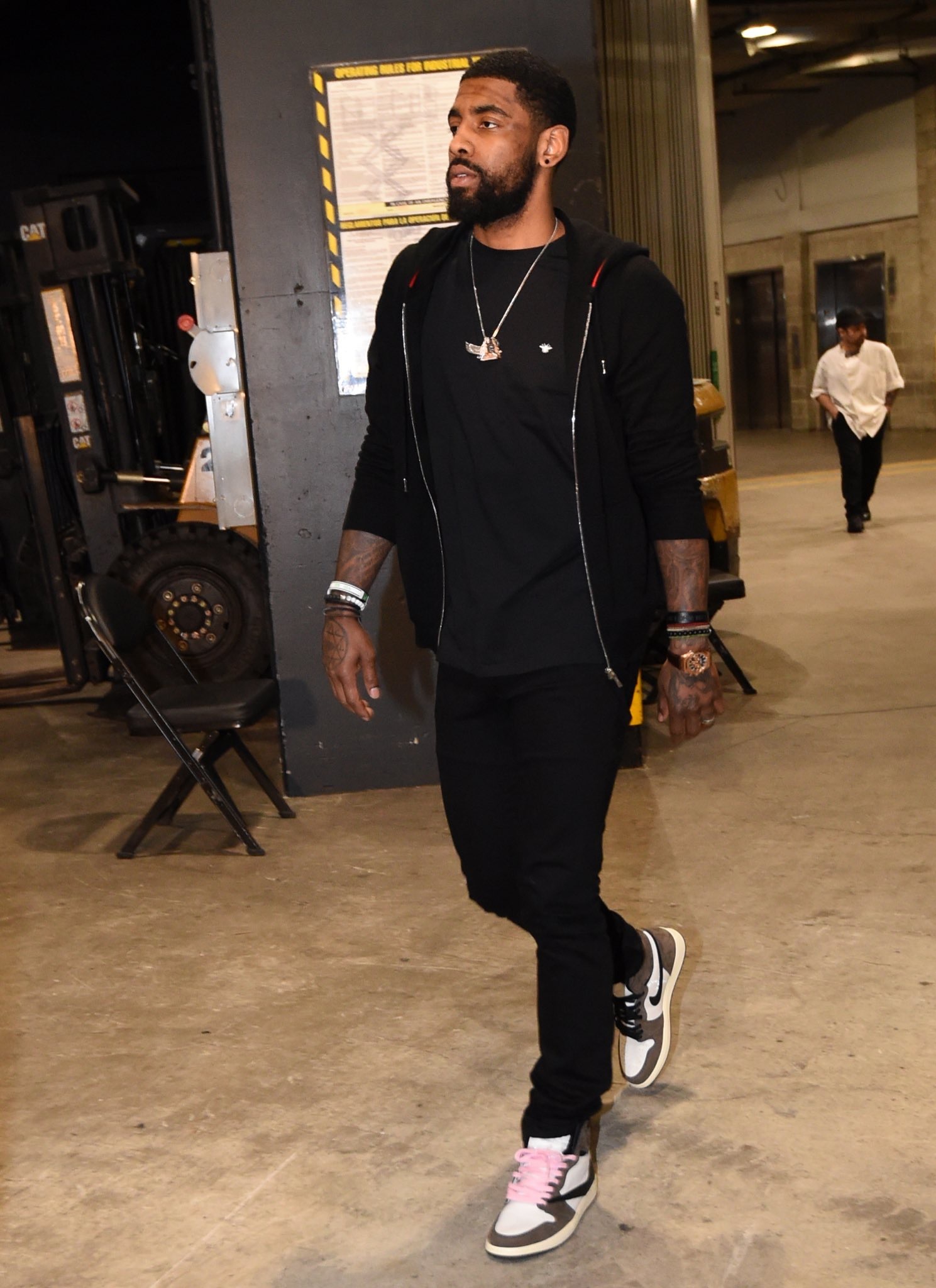 张伯霖：自己进几个球无所谓，只要球队能小组第一出线就行（张伯霖：不在乎进多少球，只求球队以小组第一出线）